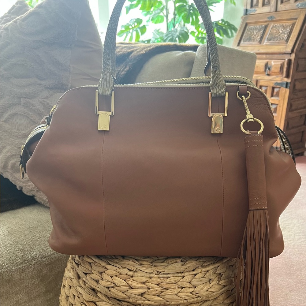 LIKE NEW GILI SATCHEL💖
